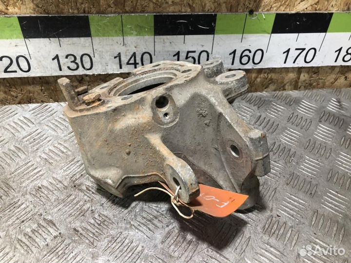 Кулак задний правый Bmw 7 f01 2008-2015