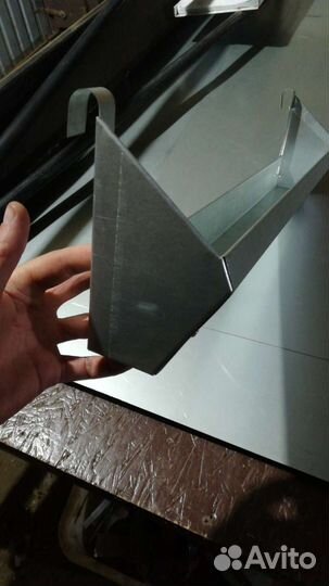 Кормушки для домашней птицы