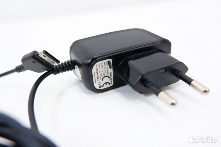 Зарядки, USB шнур, наушники к старым сотовым