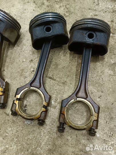 Шатун с поршнем G4FA 1.4 солярис Рио 3