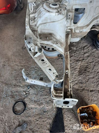 Mazda 3 bm лонжерон правый