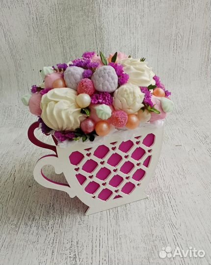 Сладкие съедобные букеты из зефира и шоколада