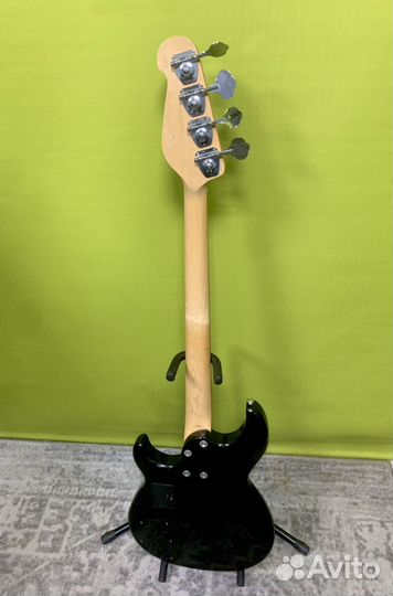 Бас гитара Yamaha BB614