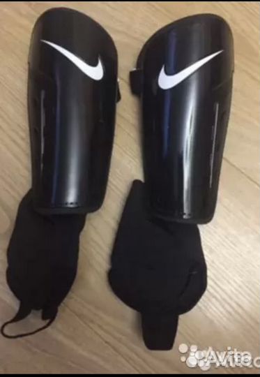 Щитки футбольные Nike