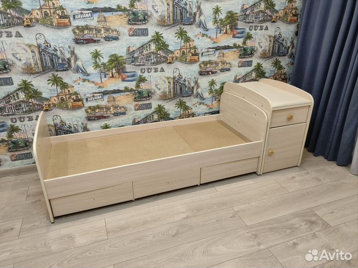 Детская кроватка трансформер с маятником