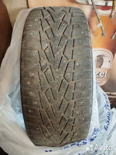 Nokian Tyres Hakkapeliitta 7 215/50 R17