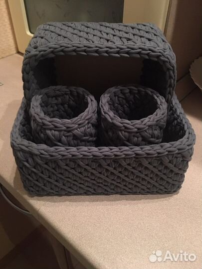 Вязаные интерьерные корзины