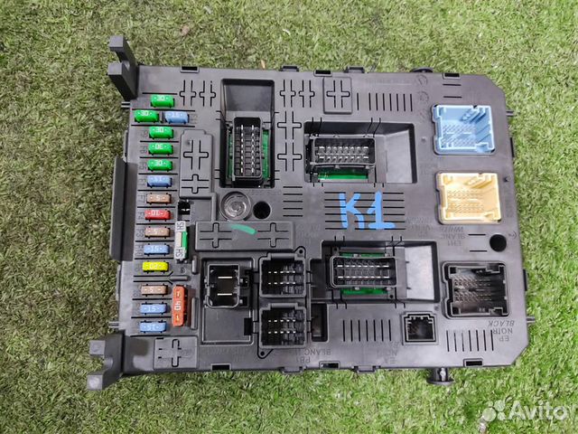 Блок предохранителей салонный Peugeot 308 (4E) 20