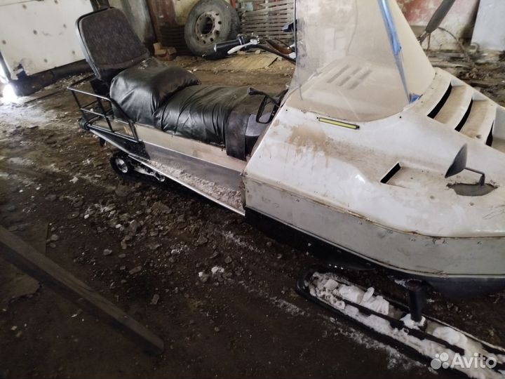 Продам снегоход рысь