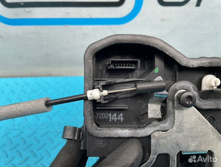 Замок двери передний правый Bmw X5 E70 N52B30AF