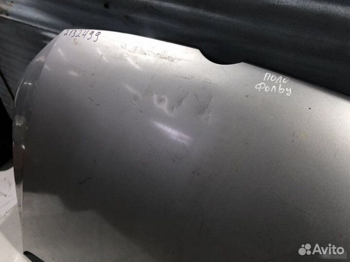 Капот Volkswagen Polo 2010