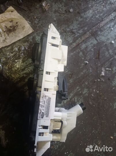 Блок управления печки форд фокус 2