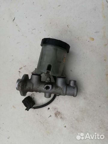 Главный тормозной цилиндр Mazda demio 1