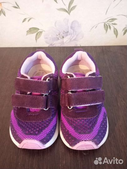Кроссовки для девочки 22