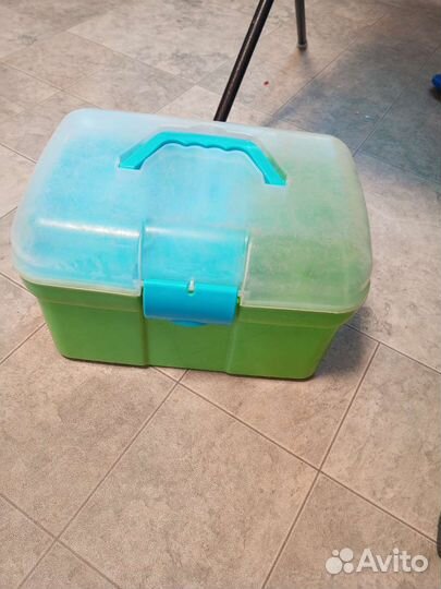 Щетки для лошадей с ящиком