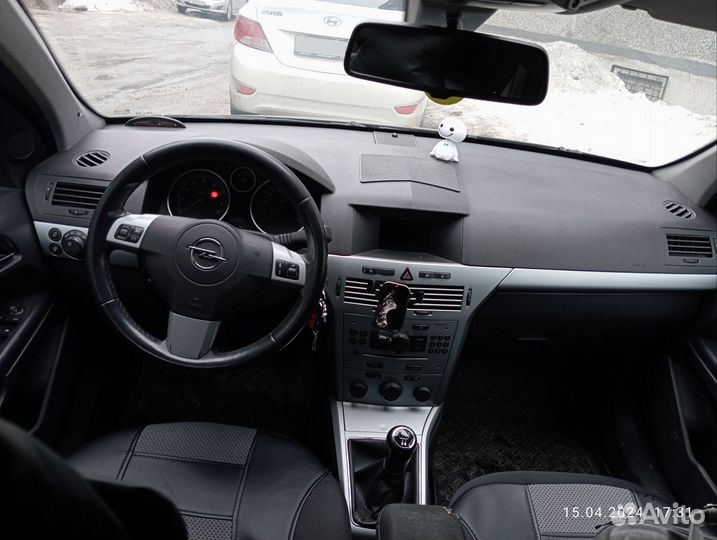 Opel Astra 1.6 МТ, 2010, 199 000 км