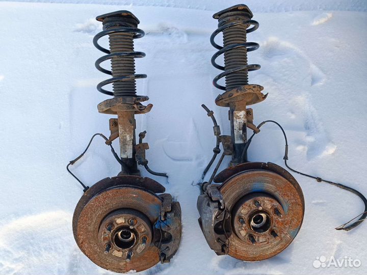 Передние стойки Форд Фокус 2 1,8