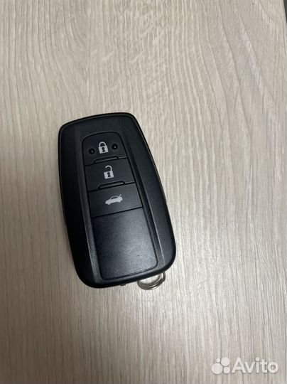 Смарт ключ Toyota Camry 70