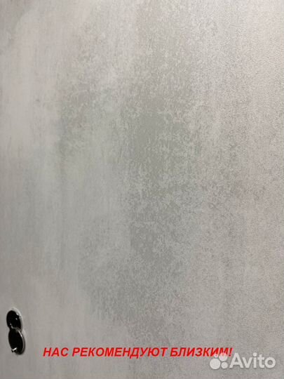 Толстая дверь металлическая в дом