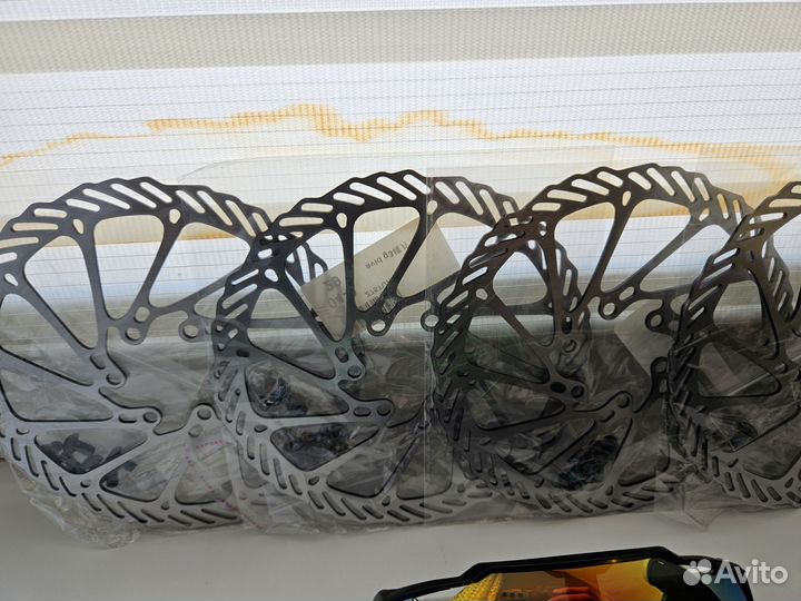 Запчасти и аксессуары для велосипеда