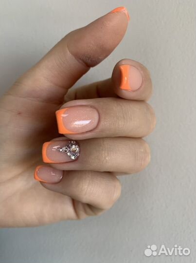 Маникюр с покрытием гель-лаком