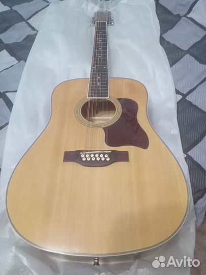 Продам 12-струнную акустическую гитару