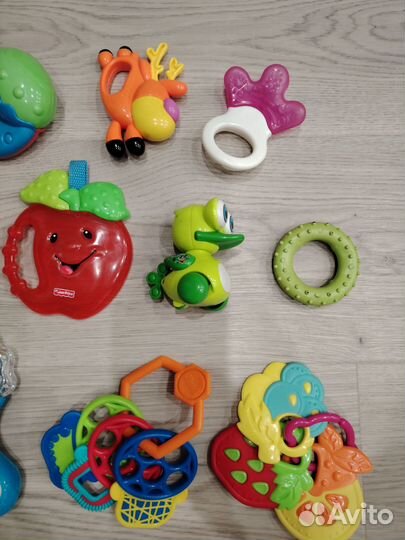 Игрушки для малыша пакетом