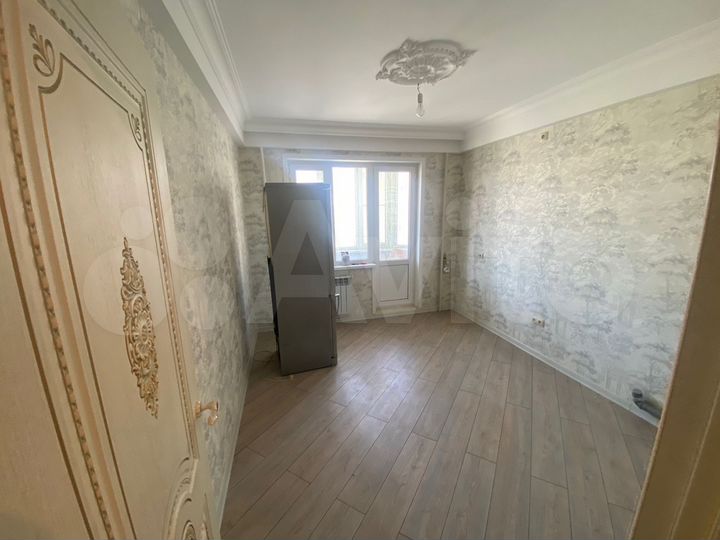 2-к. квартира, 100 м², 8/10 эт.