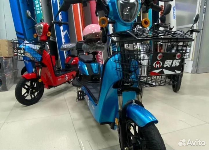 Электроскутер с педалями