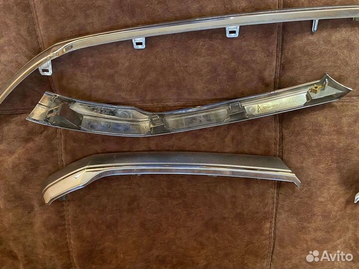 Комплект накладок на решетку радиатора Toyota