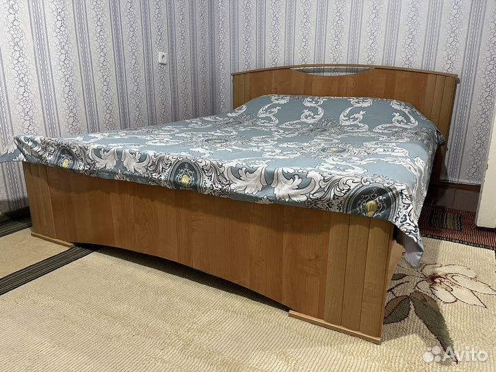 Кровать двухспальная 160 200