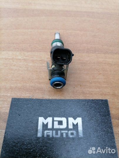 Форсунка Мицубиси разных двс 1,8 / 2,0 4B10 / 4B11