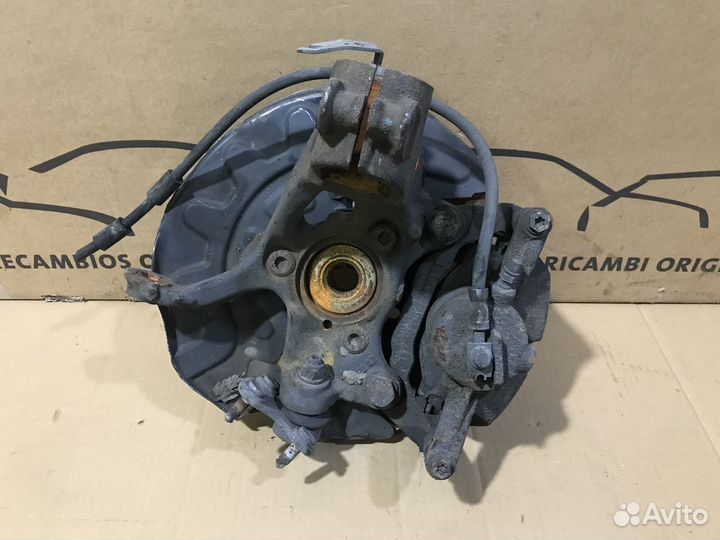 Кулак поворотный левый Skoda Octavia A7