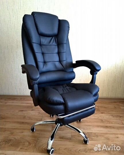 Офисное кресло руководителя