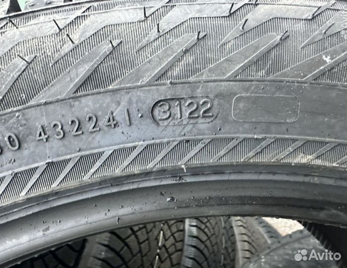 Nokian Tyres Hakkapeliitta R5 245/40 R20 и 275/35 R20 102T