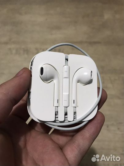 Наушники apple earpods 3.5 мм с кейсом