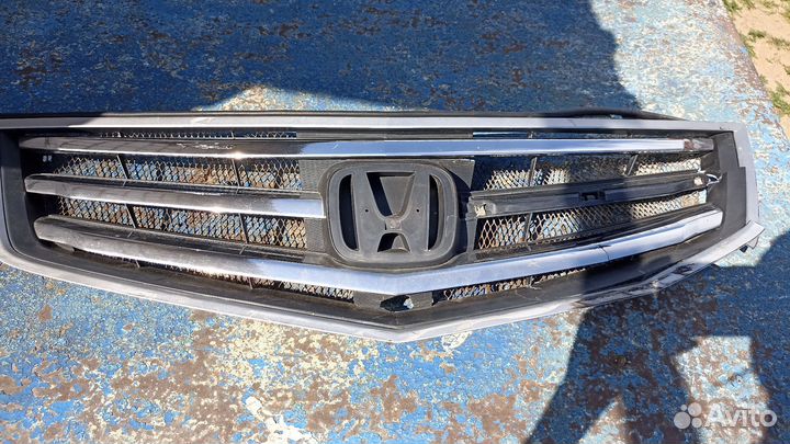 Решетка радиатора honda accord 8