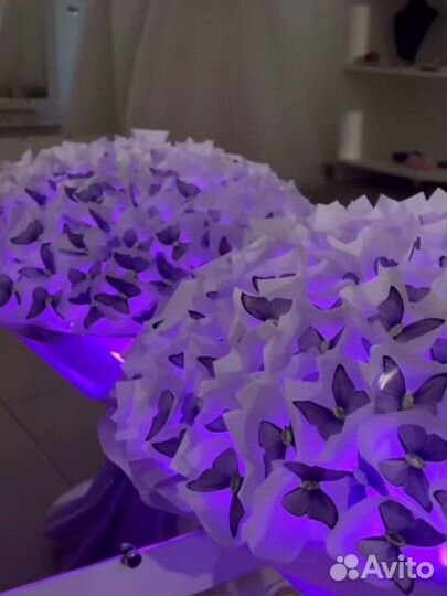 Светящийся букет из бабочек
