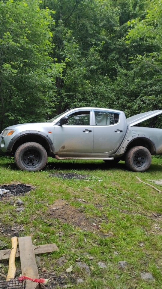 Mitsubishi L200: фото владельца
