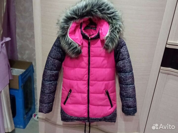 Парка розово-синяя с капюшоном на девочку