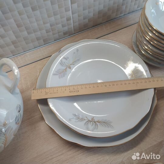 Фарфоровые тарелки набор