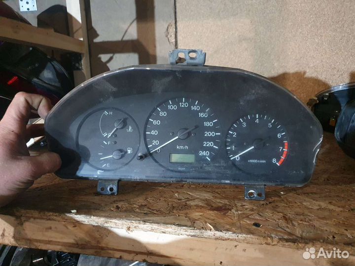 Панель приборов mazda 323f bg3f