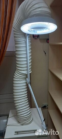 Пылесос напольный для педикюра с лампой