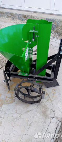 Продам картофелесажалку и копалку