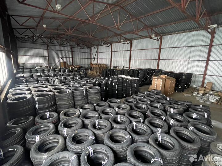 Viatti Bosco Nordico V-523 215/65 R16 98T