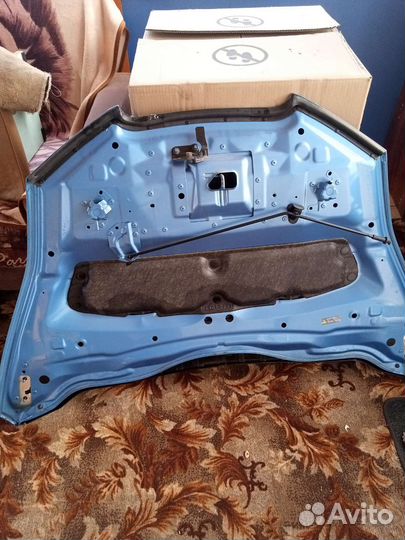 Капот Nissan leaf ZE0 AZE0