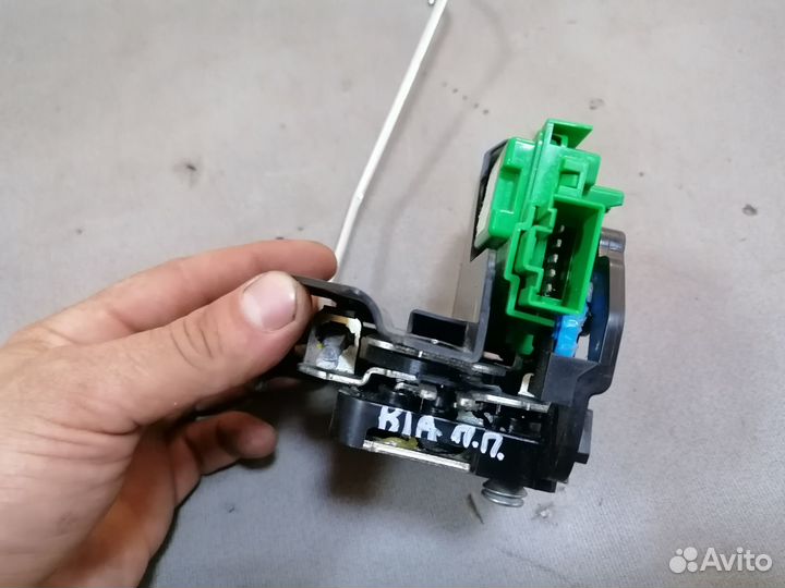 Замок двери передней правой Kia RIO 2011-2017