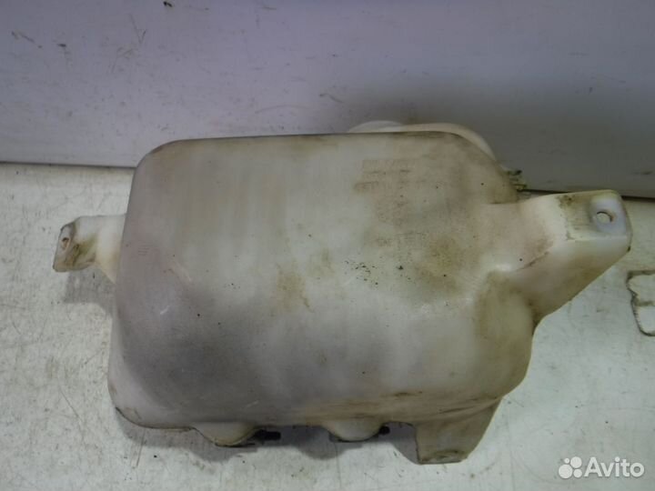 Бачок омывателя лобового стекла Suzuki Grand Vitar