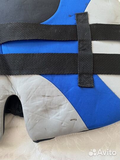 Жилет спасательный