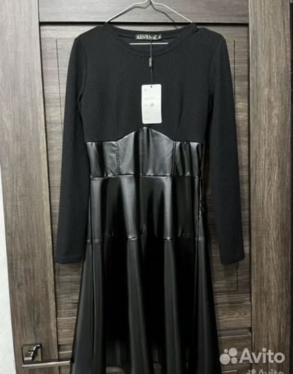 Платье женское